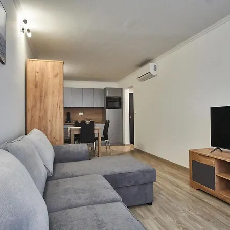 Cadet - Hostaid Apartman