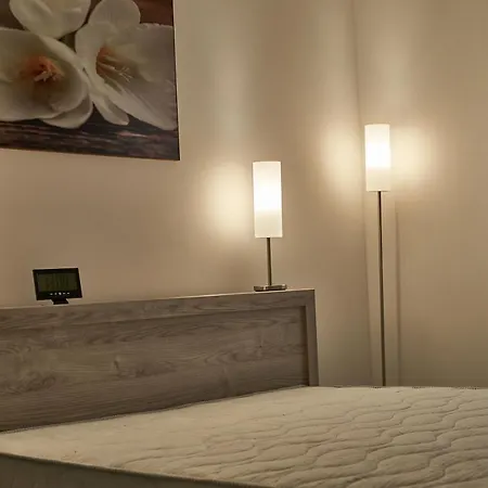 Cadet - Hostaid * Siófok