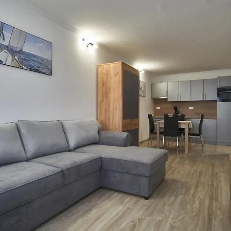 Cadet - Hostaid Apartmán *